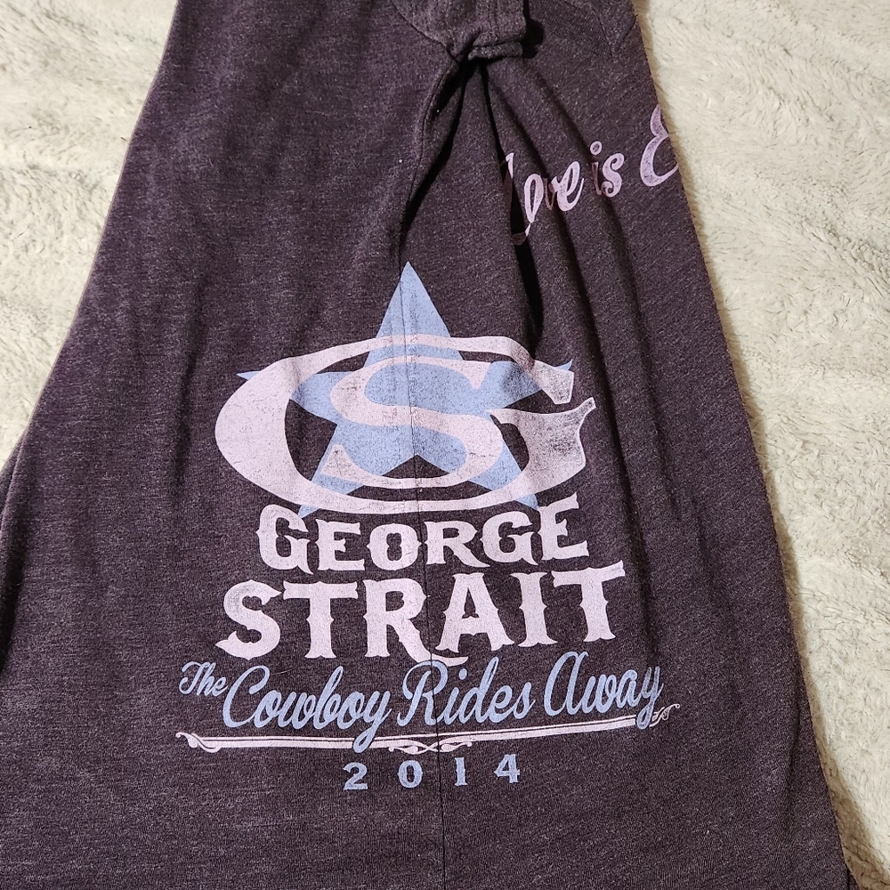 George Strait Womens Sz M Next Level V Neck Tee Shirt The Cowboy Rides Away 2014 - Picture 8 of 8
